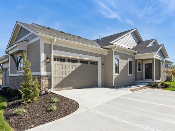 11433 S Waterford Dr, Olathe, KS 66061