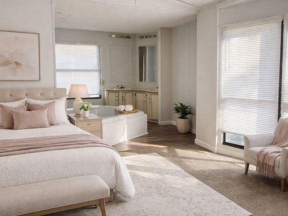 4th image of 11240 N Northwood Dr #11