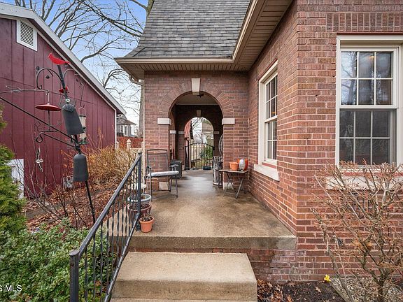 4th image of 1732 Wildwood Rd