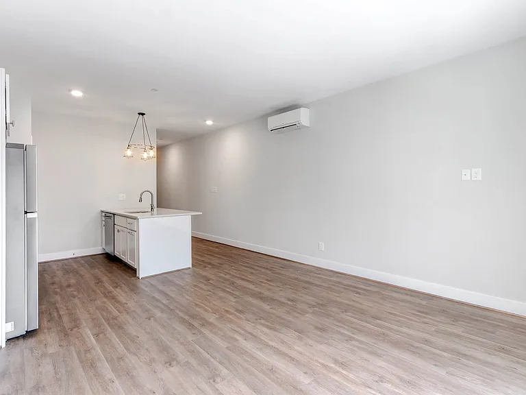 1238 Light St — Photo 27