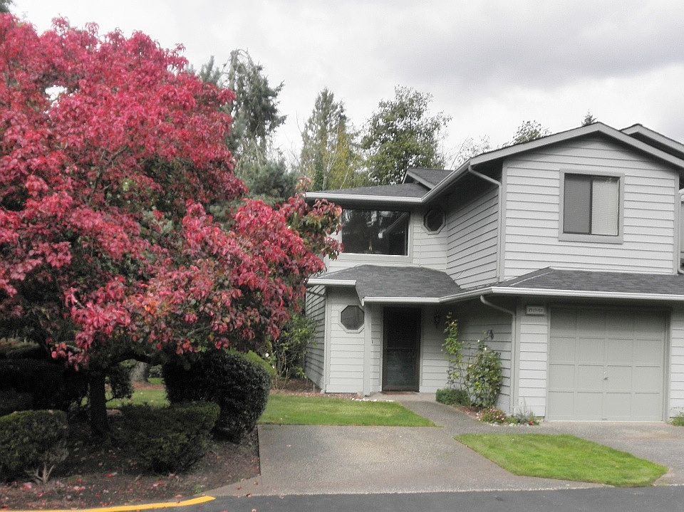 1st image of 15918 NE 42nd St