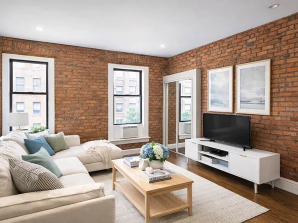 264 West 25th Street image 1 of 15