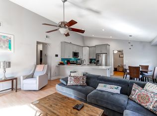 1083 Oakcrest Dr, Charleston, SC 29412