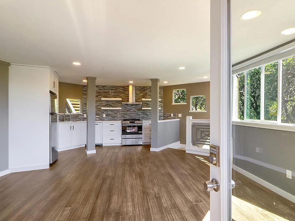1st image of 16001 Glen Una Dr