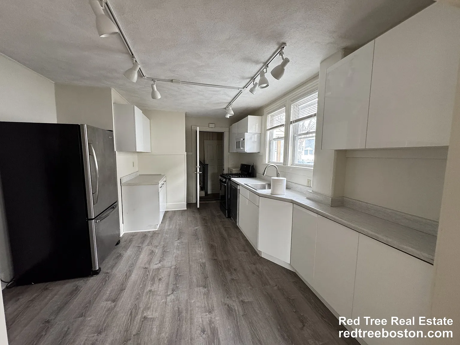 2 bed, 1250 sqft, $3,000 — Photo 2