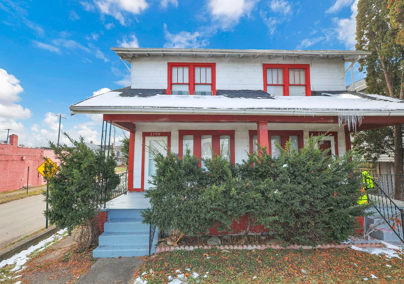 2709-2711 Sullivant Ave — Photo 3