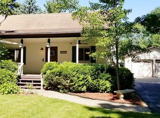 4411 Andersen Dr, Brighton, MI 48114