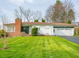 108 Castle Acres Dr, Webster, NY 14580