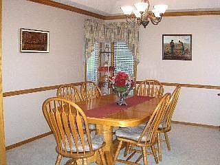 5th image of 602 Windsor Dr