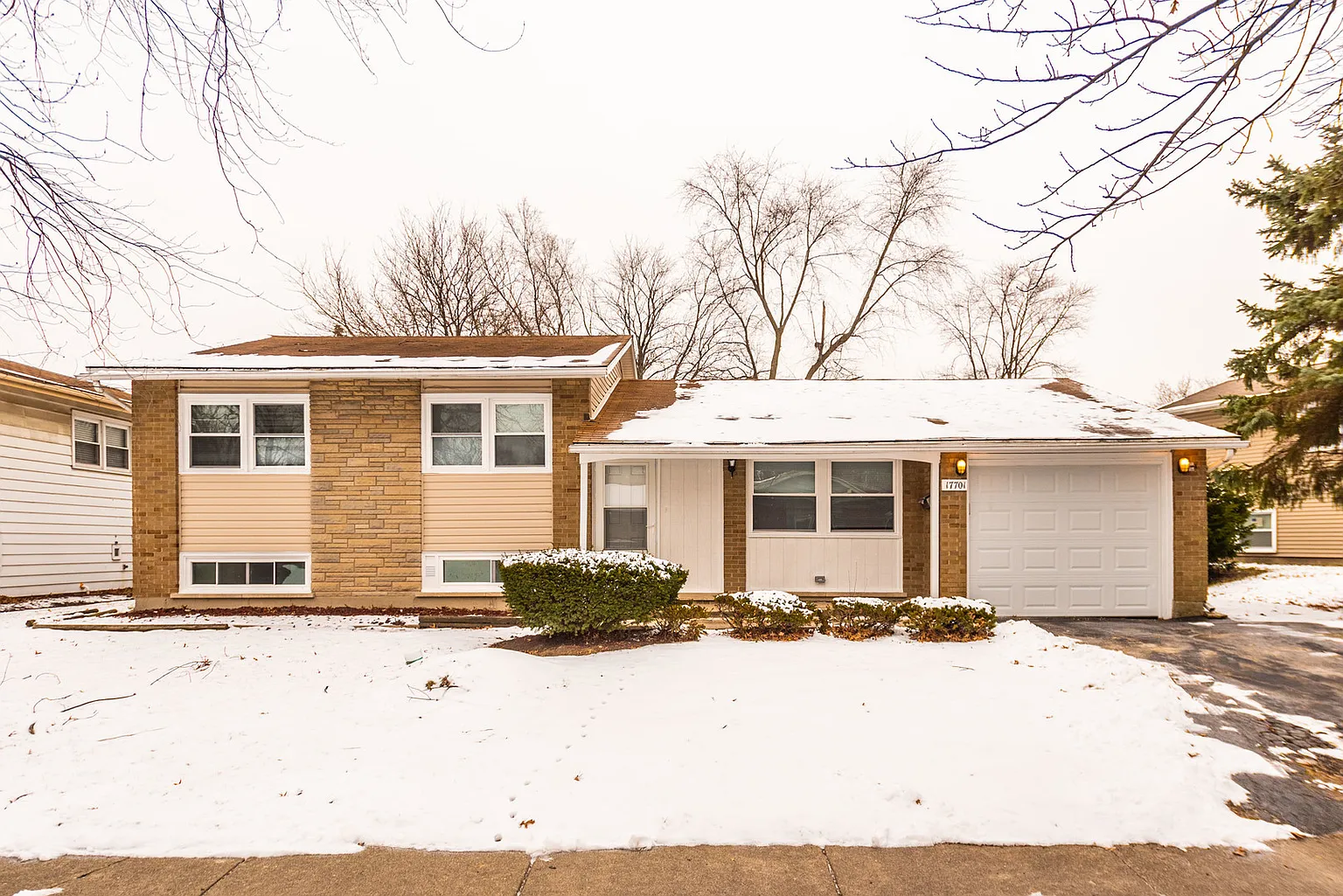 17701 Grandview Dr photo 1