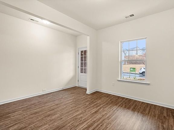 5th image of 929 Brittfield Way