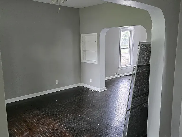 1147 Demphle Ave — Photo 7