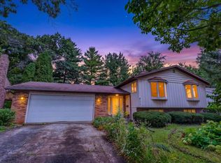 5010 Raymond Rd, Madison, WI 53711