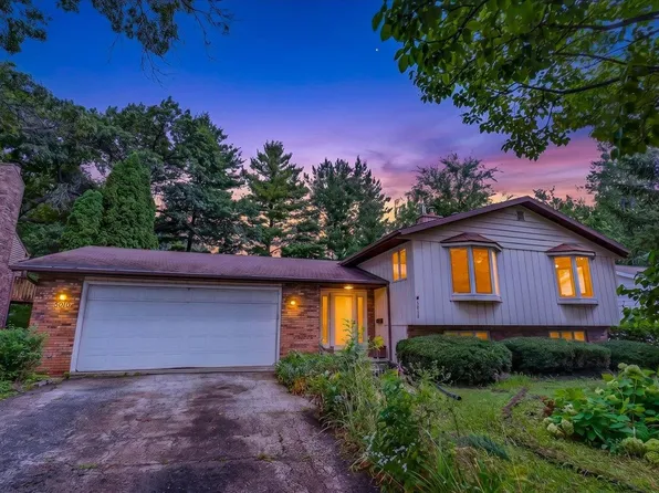 5010 Raymond Rd, Madison, WI 53711