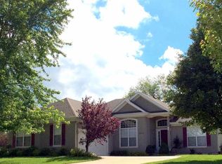 3213 Willowood Cir, Manhattan, KS 66502