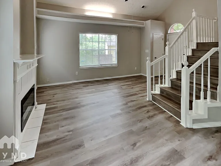 2933 Riverwalk Cv — Photo 4