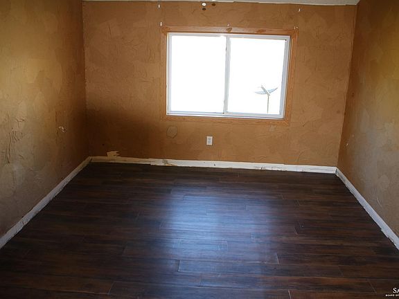 3rd image of 212 E Hawley St