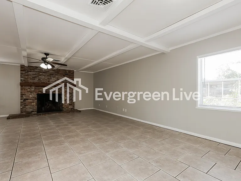 2307 Freemason St — Photo 6