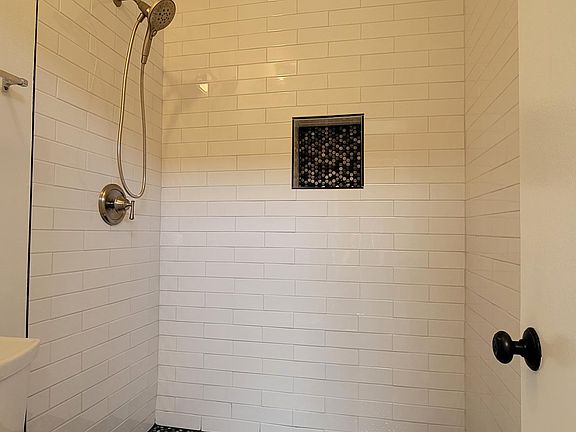 5th image of 5460 White Oak Ave Unit C313