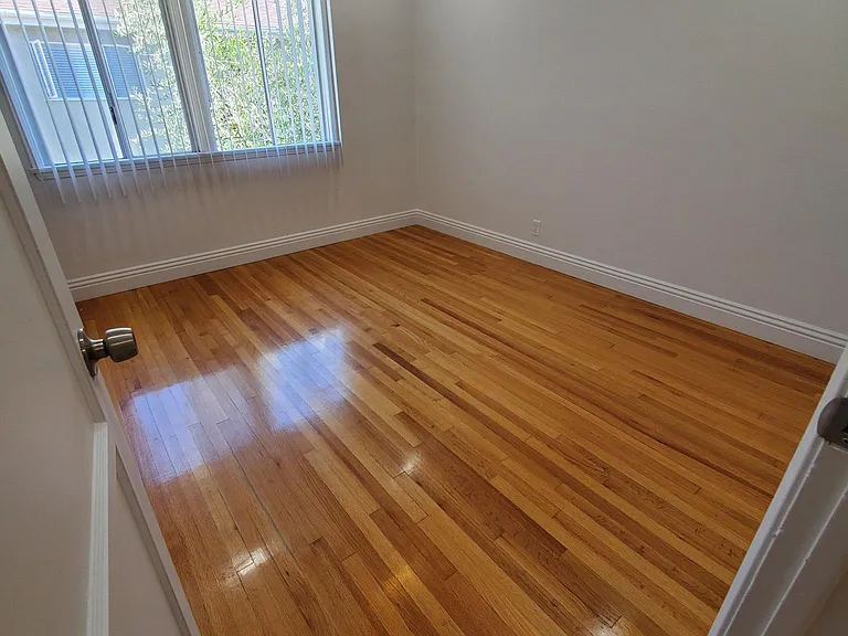 1020 E Carson St #6 — Photo 6