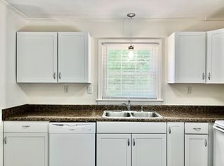 655 Reeves Ct, Charlotte, NC 28208