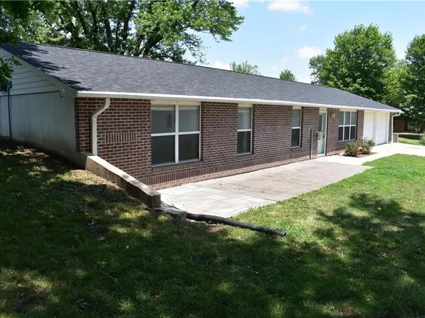 516 S Dewey St, Maryville, MO 64468