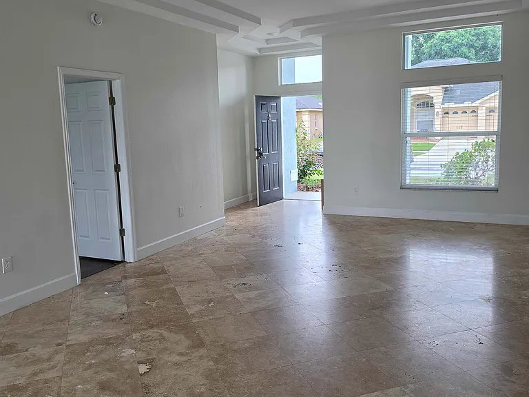 18804 Forest Glen Ct — Photo 3