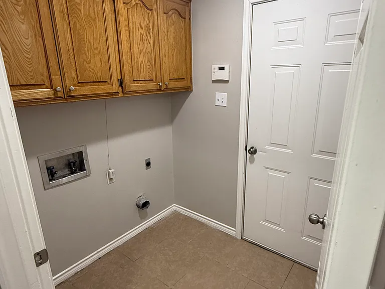 3317 Omega Dr — Photo 10