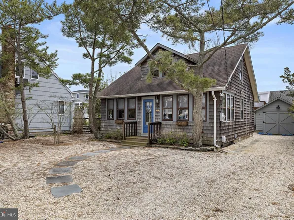 276 N 11th St, Surf City, NJ 08008