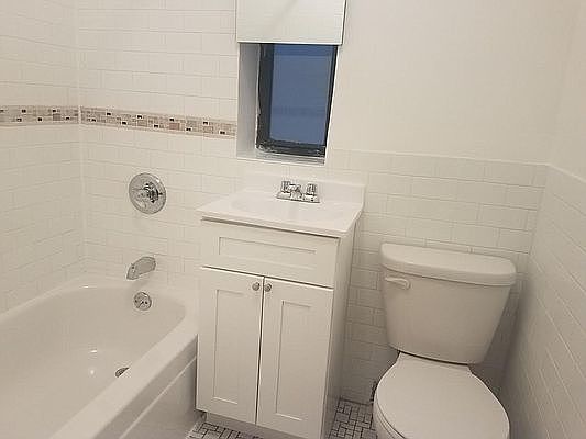 4th image of 201 W 105th St APT 4