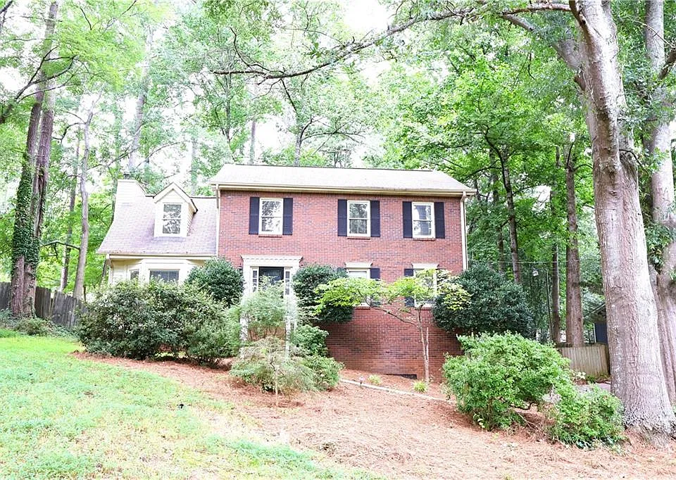 185 White Pines Dr