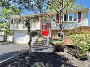 19 Library Pl, Edison, NJ 08820