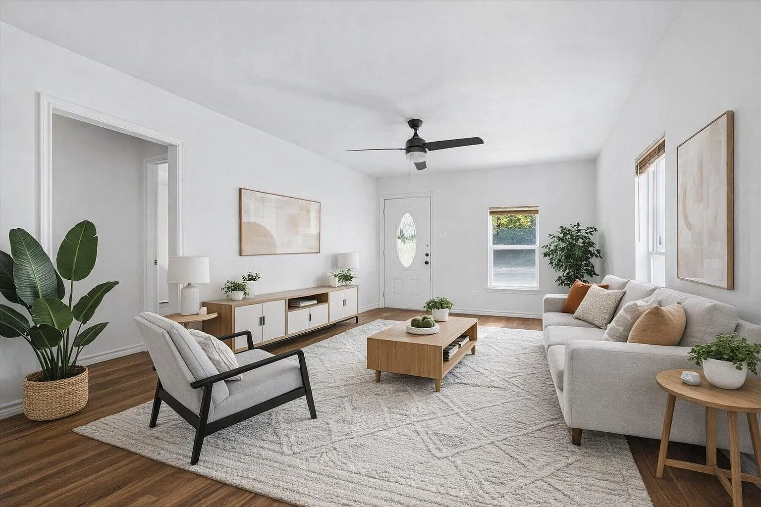 3 bed, 1.0 bath, 1264 sqft, $1,600 — Photo 4