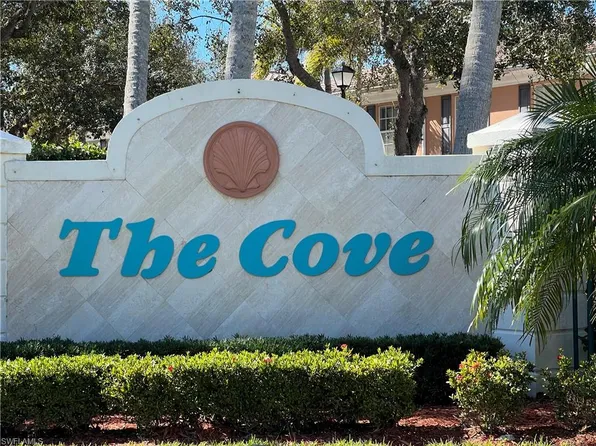 5365 Cove Cir #125, Naples, FL 34119