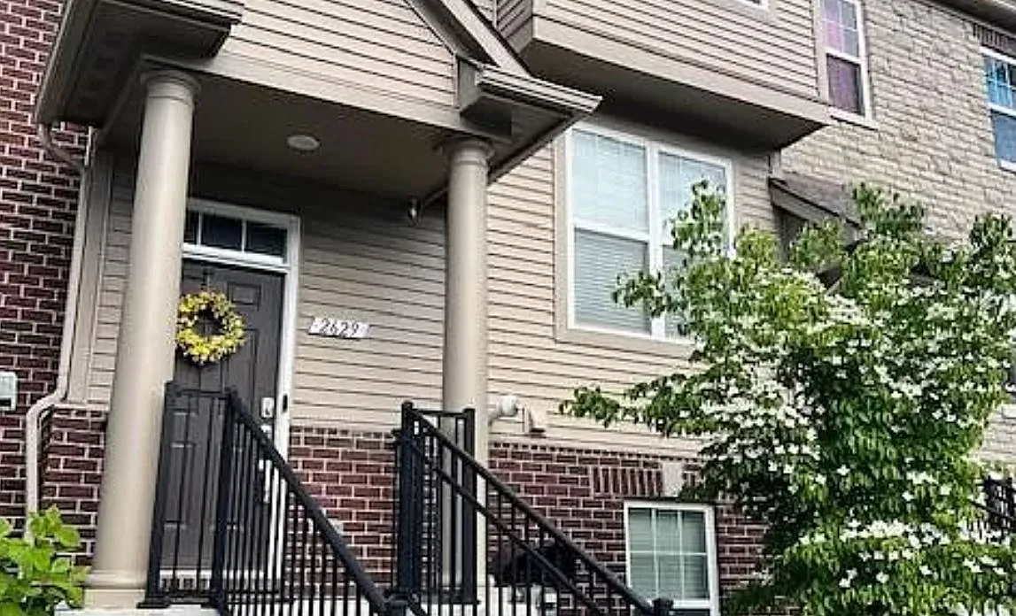 4 bed, 3.5 bath, 2000 sqft, $2,900 — Photo 1
