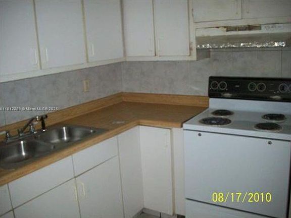 3rd image of 1200 SW 50th Ave