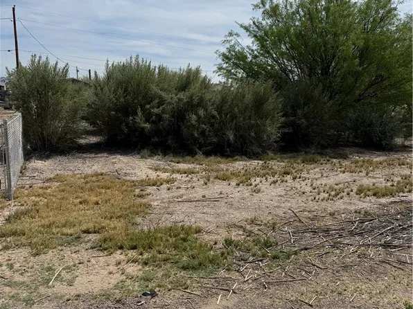 10574 S Tropics Rd, Mohave Valley, AZ 86440