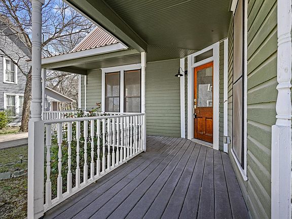 3rd image of 331 W Grand St