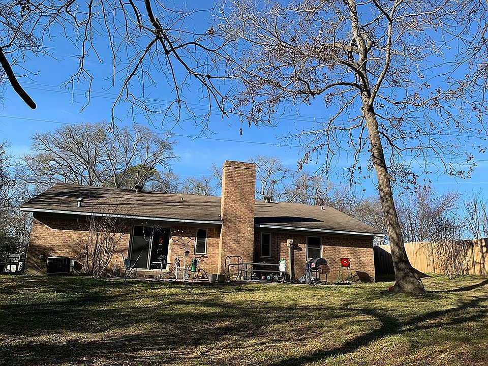 2nd image of 3225 Sandalwood Ln