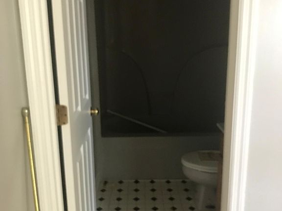 5th image of 313 Williamsburg Dr