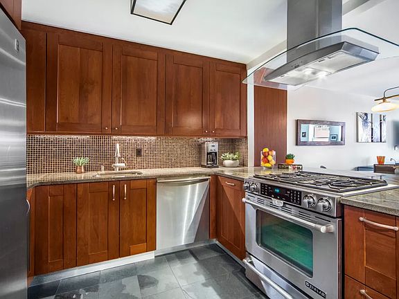 3rd image of 296 W 10th St APT 5N