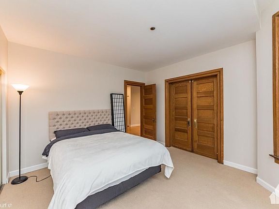 3rd image of 550 W Surf St #1718