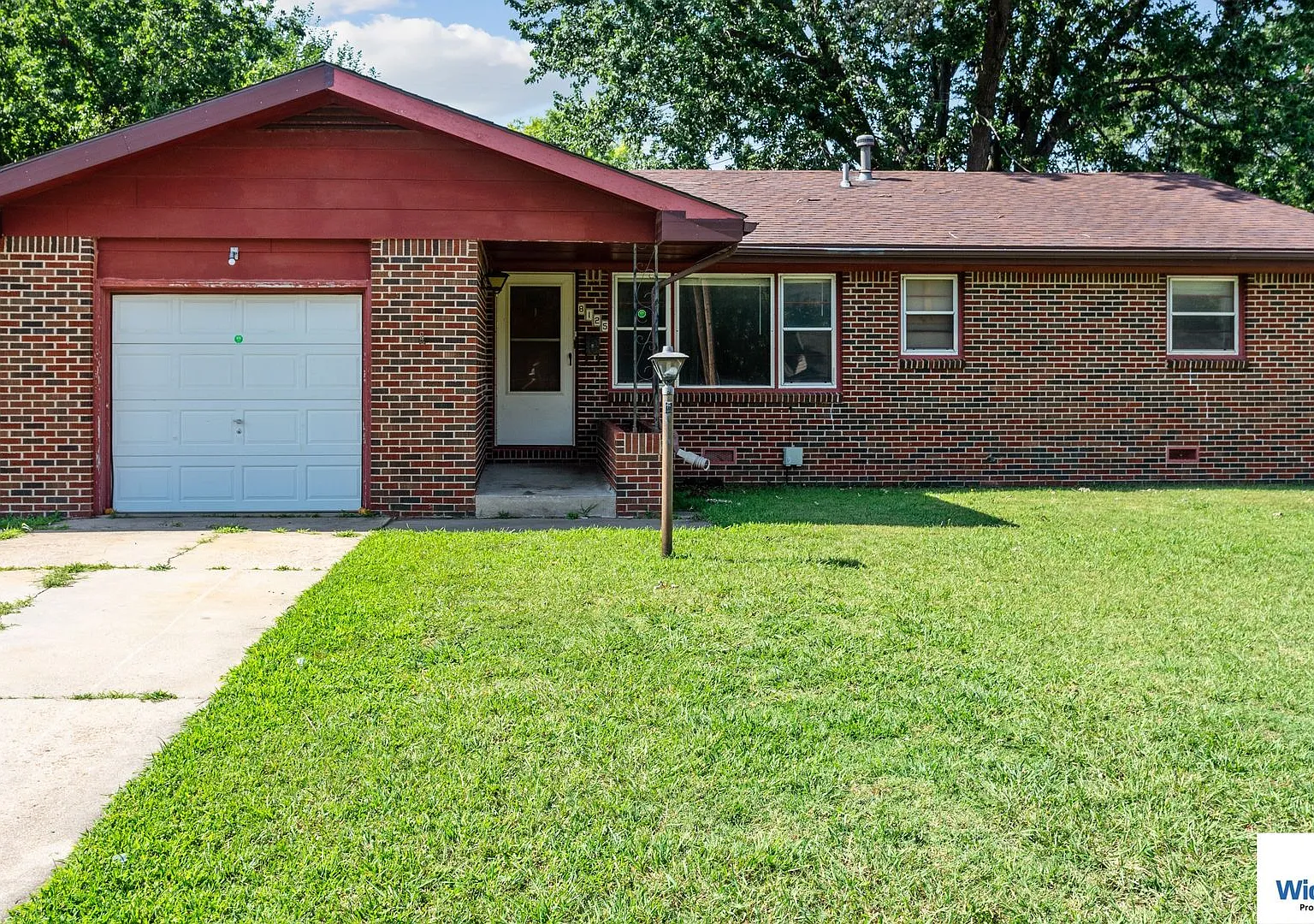 Spacious 3 Bed 2 Bath - SE Wichita — Photo 1