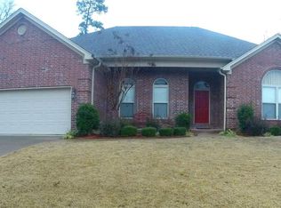 121 Summit Dr, Maumelle, AR 72113