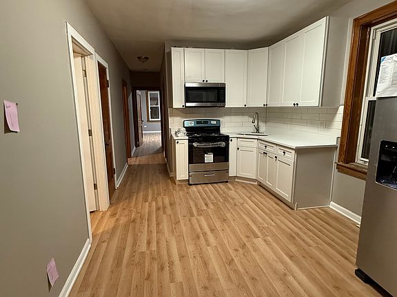 3rd image of 4530 S Whipple St Floor 1