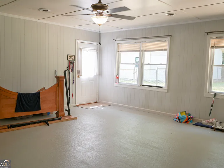 307 Pinewood Dr — Photo 25