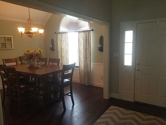 5th image of 16725 Meadow Crest Dr