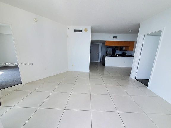 3rd image of 1750 N Bayshore Dr APT 4101