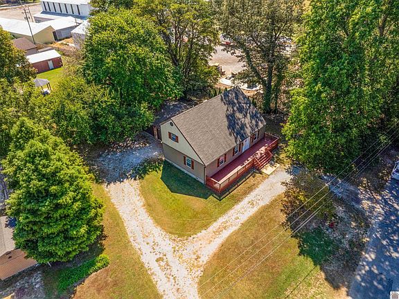 3rd image of 4 Parkview Dr