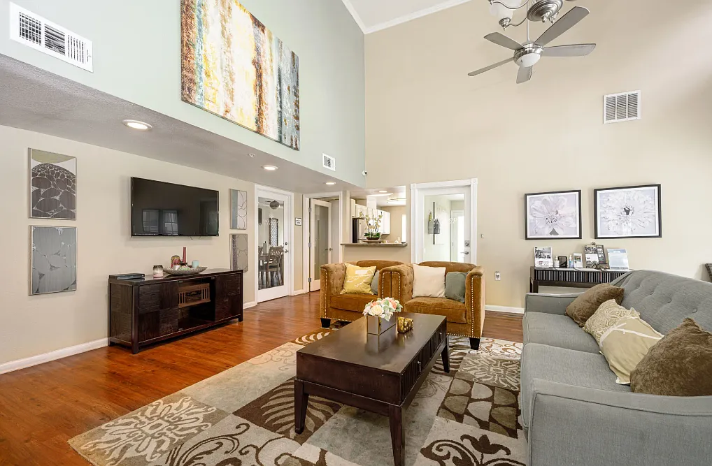 2 bed, 600 sqft, $2,285 — Photo 4